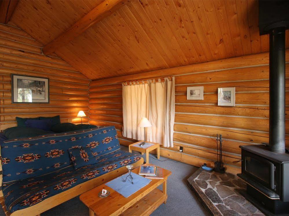 Ten-Ee-Ah Lodge & Campground Lac La Hache Exterior photo